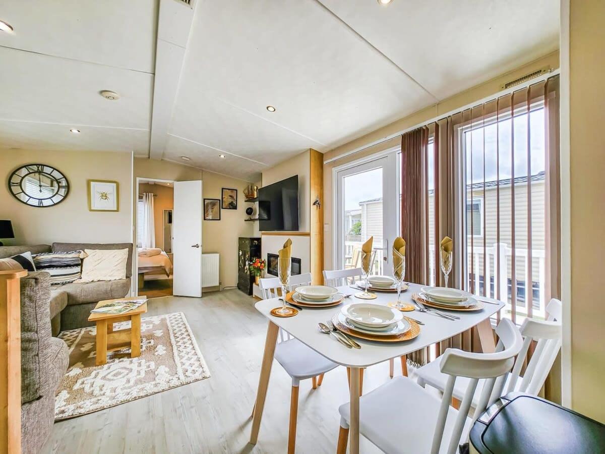 Escape To Paradise At Pevensey Bay Holiday Park 13 Woodland Walk Vila Exterior foto