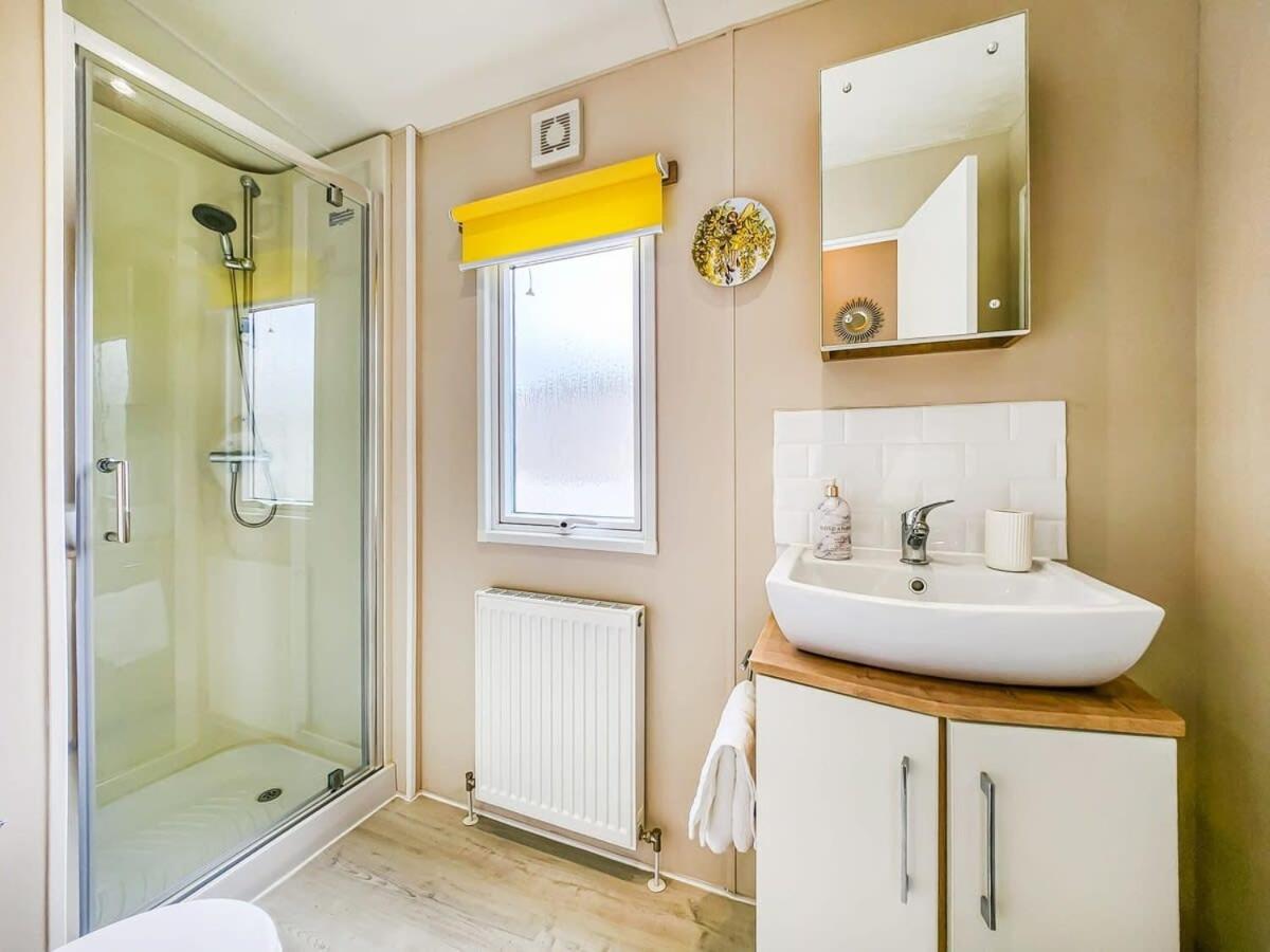 Escape To Paradise At Pevensey Bay Holiday Park 13 Woodland Walk Vila Exterior foto