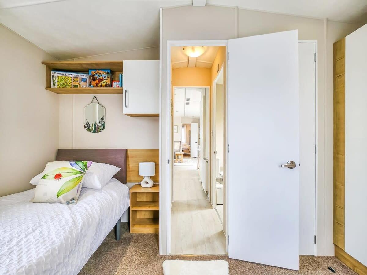 Escape To Paradise At Pevensey Bay Holiday Park 13 Woodland Walk Vila Exterior foto