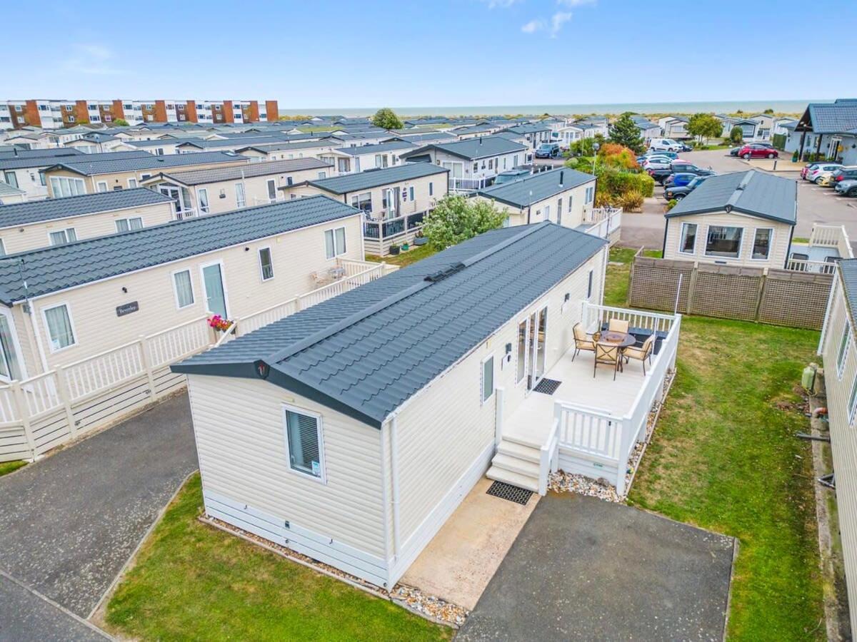 Escape To Paradise At Pevensey Bay Holiday Park 13 Woodland Walk Vila Exterior foto