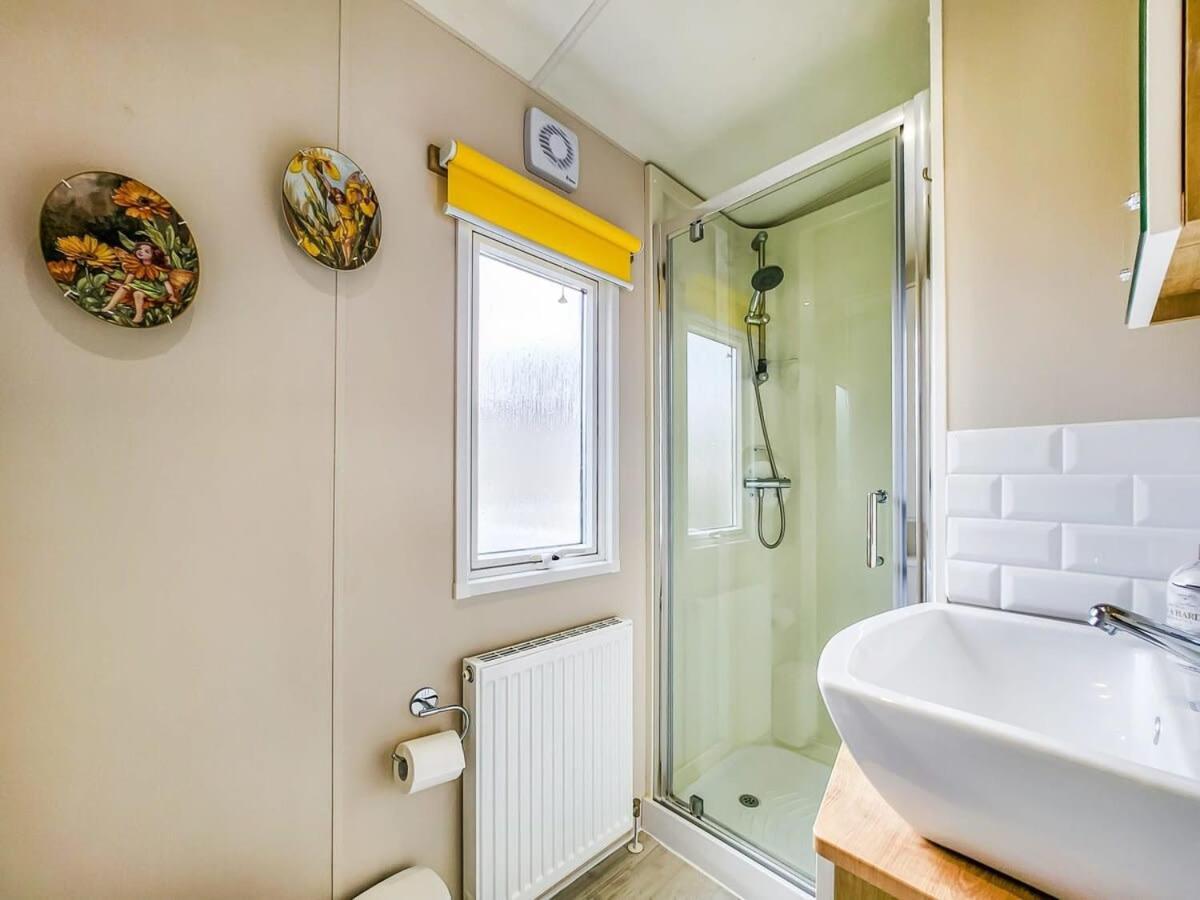 Escape To Paradise At Pevensey Bay Holiday Park 13 Woodland Walk Vila Exterior foto